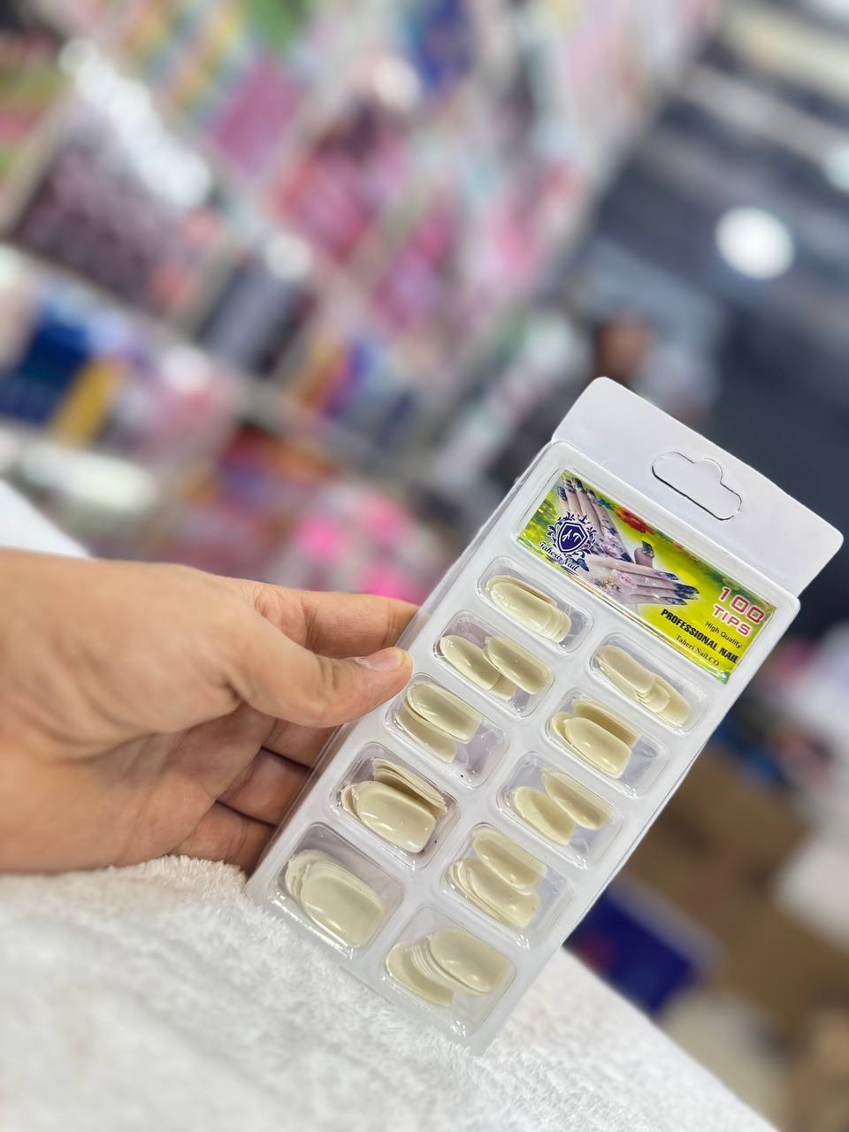ناخن ۱۰۰تایی جنس اعلا . ((قیمت بسته ۱۲عددی))