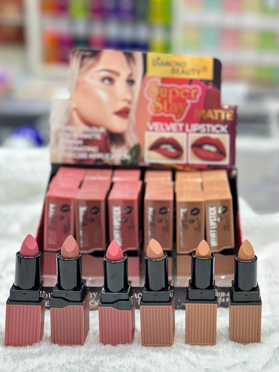 رژ جامد دیاموند عمده جعبه مشکی ((قیمت بسته ۲۴ عددی))