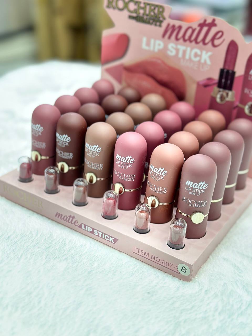 رژ جامد مات مخملی ROCHER اصلی عمده((قیمت بسته ۲۴ عددی))